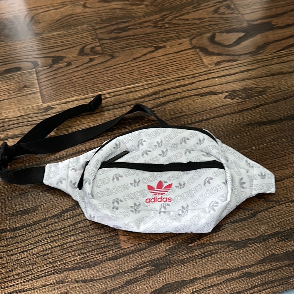 Adidas belt bay
